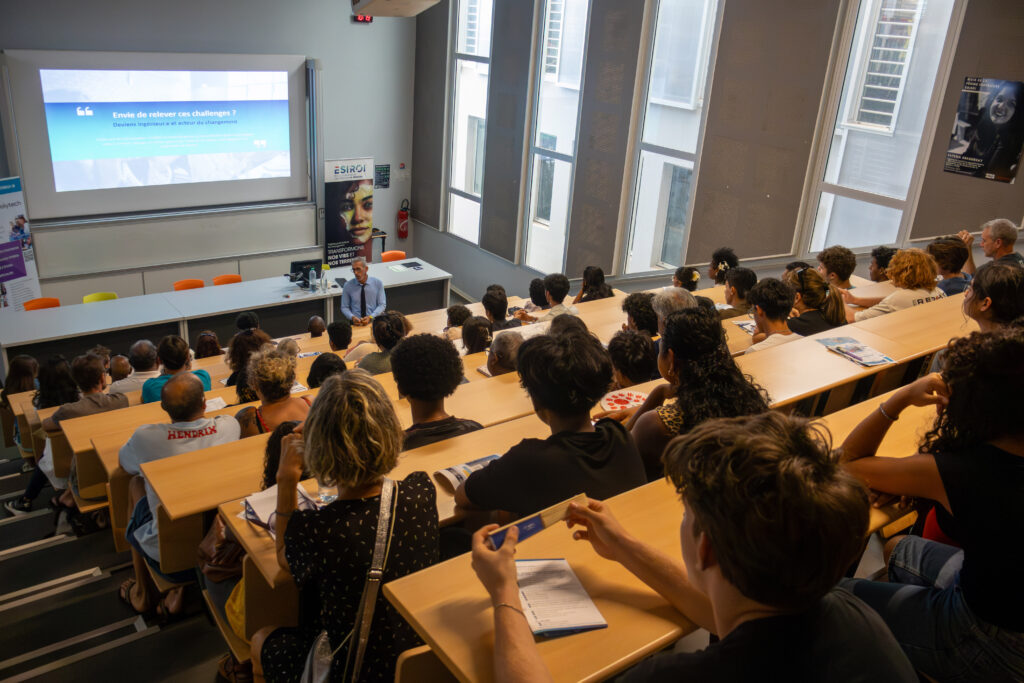 Présentation du directeur en amphi